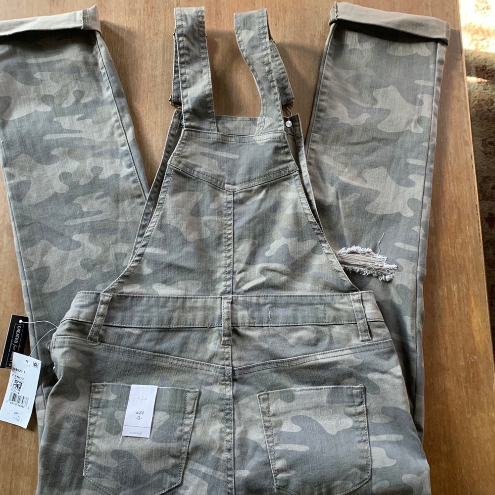 Ripped camo overalls - Picture 2 of 6